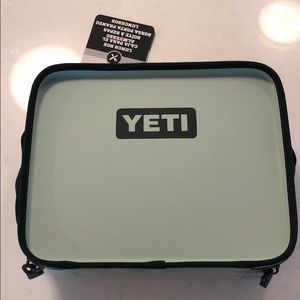 YETI Daytrip Lunchbox